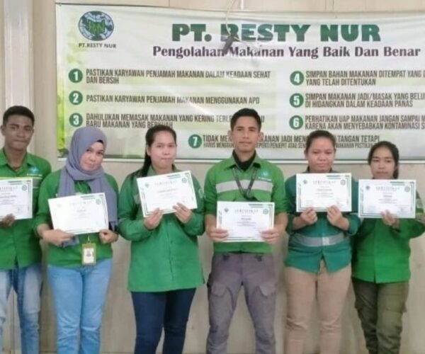 Foto Penghargaan - PT Resty Nur (1) Foto Penghargaan - PT Resty Nur (1)